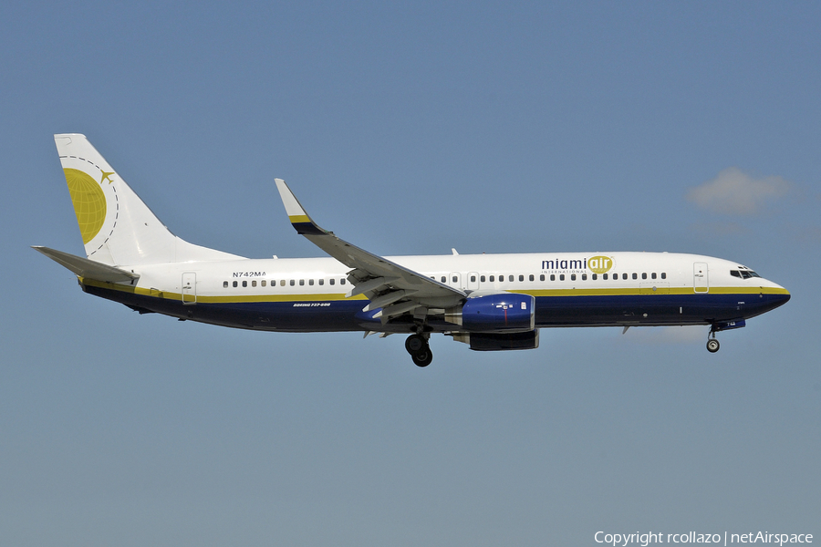 Miami Air International Boeing 737-83N (N742MA) | Photo 15315