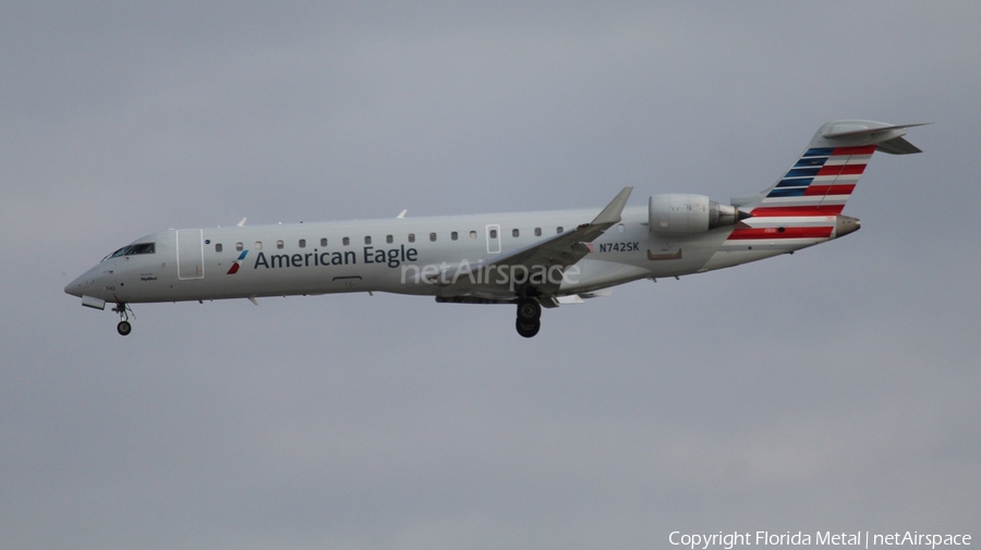 American Eagle (SkyWest Airlines) Bombardier CRJ-701ER (N742SK) | Photo 313539