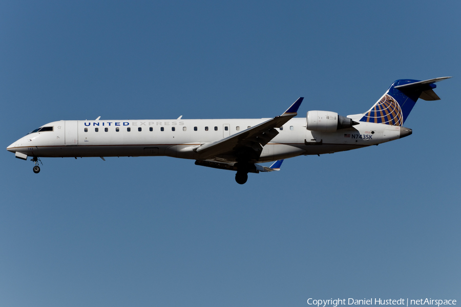 United Express (SkyWest Airlines) Bombardier CRJ-701ER (N743SK) | Photo 446112