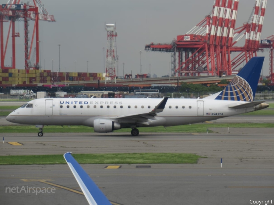 United Express (Republic Airlines) Embraer ERJ-175LR (ERJ-170-200LR) (N743YX) | Photo 634266