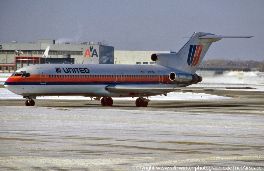 (Private) Boeing 727-222(Adv) (N7443U) | Photo 457667