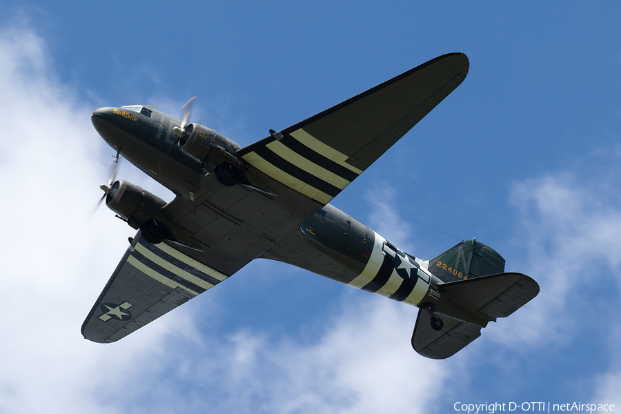 (Private) Douglas DC-3C (N74589) | Photo 328372