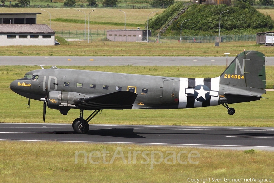 (Private) Douglas DC-3C (N74589) | Photo 328456