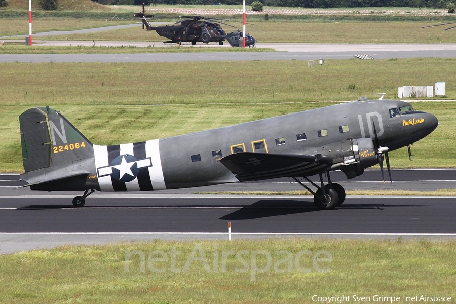 (Private) Douglas DC-3C (N74589) | Photo 334402