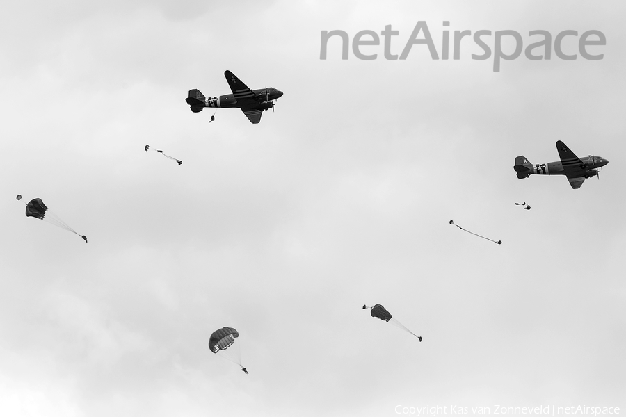 (Private) Douglas C-47A Skytrain (N74589) | Photo 327647