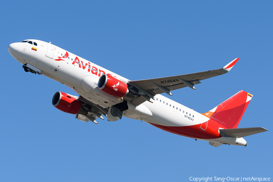 Avianca Airbus A320-214 (N745AV) | Photo 494899