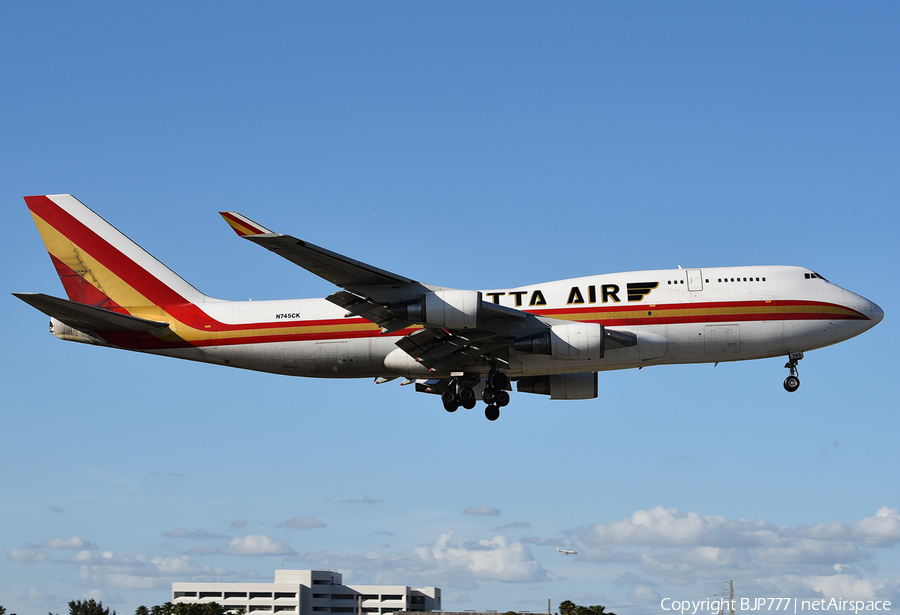 Kalitta Air Boeing 747-446(BCF) (N745CK) | Photo 296618