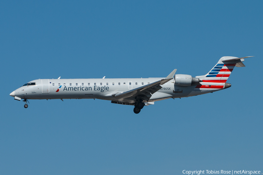 United Express (SkyWest Airlines) Bombardier CRJ-701ER (N746SK) | Photo 299646