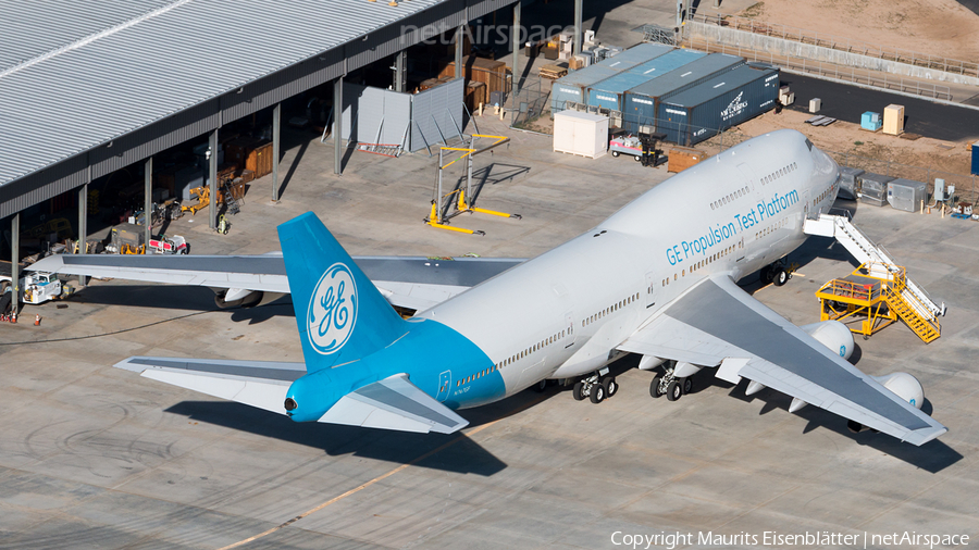 General Electric Boeing 747-446 (N747GF) | Photo 152765