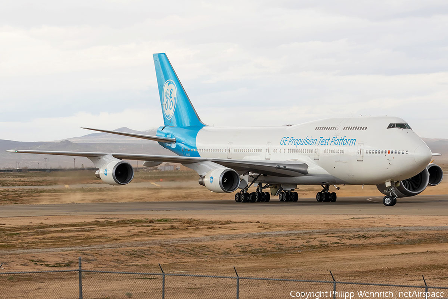 General Electric Boeing 747-446 (N747GF) | Photo 311527