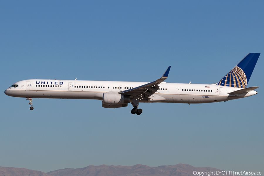 United Airlines Boeing 757-324 (N74856) | Photo 138481