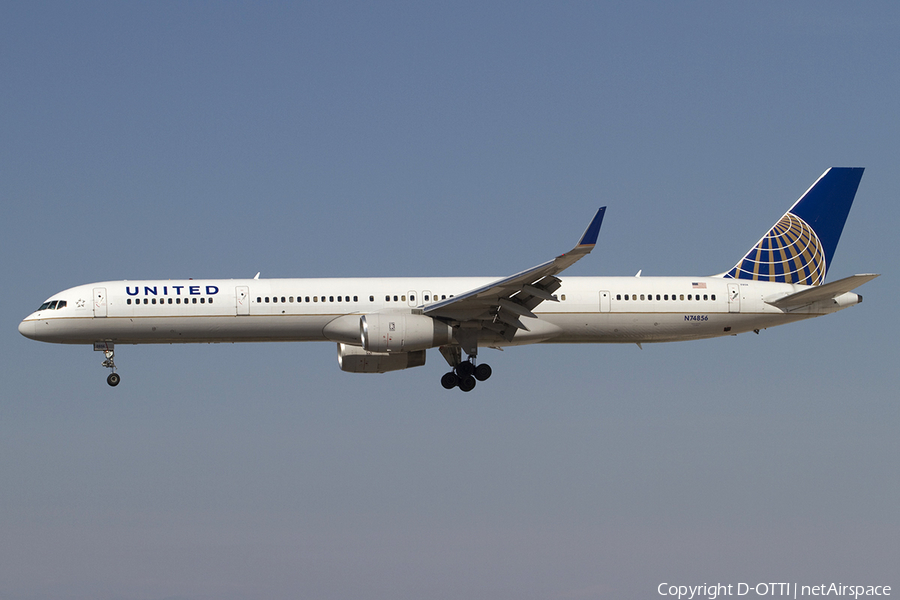 United Airlines Boeing 757-324 (N74856) | Photo 341104