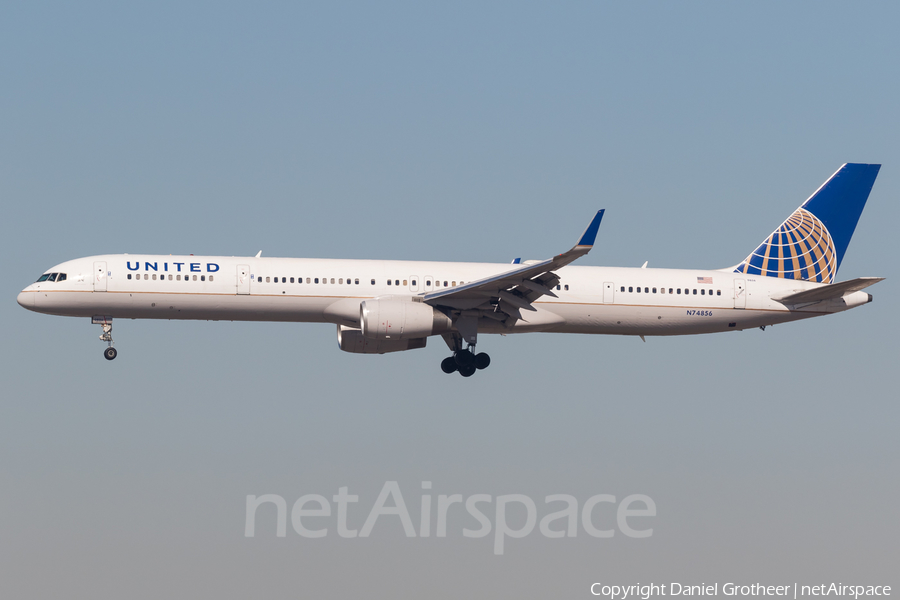 United Airlines Boeing 757-324 (N74856) | Photo 238915