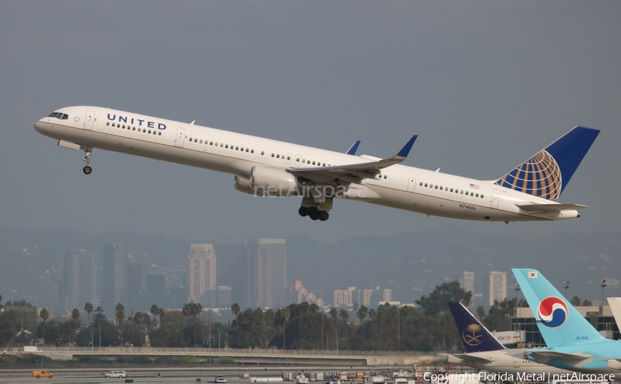 United Airlines Boeing 757-324 (N74856) | Photo 406747