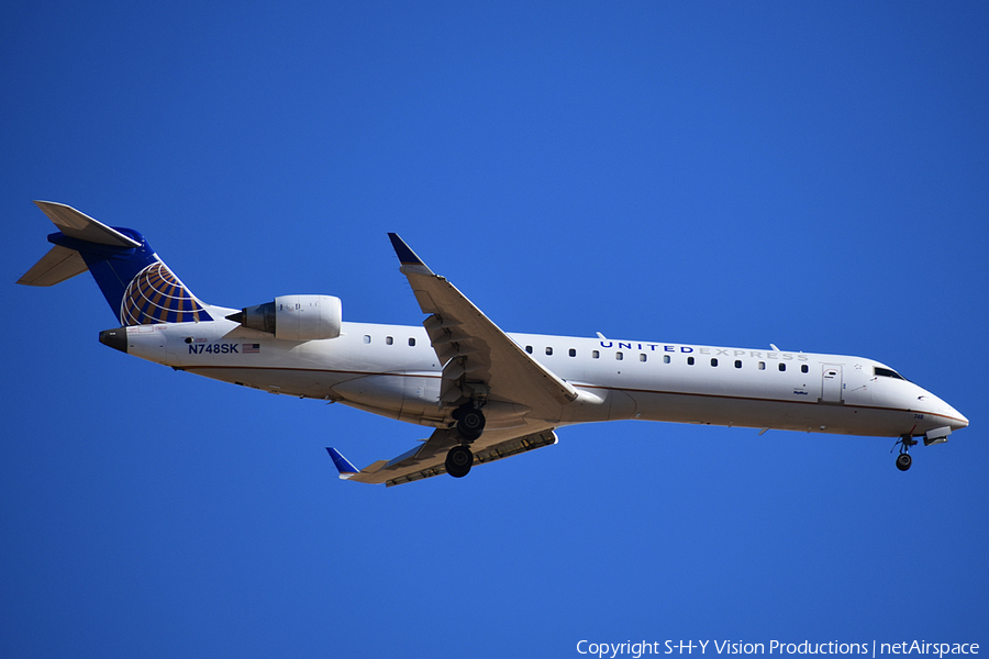 United Express (SkyWest Airlines) Bombardier CRJ-701ER (N748SK) | Photo 137420