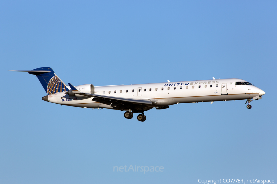 United Express (SkyWest Airlines) Bombardier CRJ-701ER (N748SK) | Photo 92412