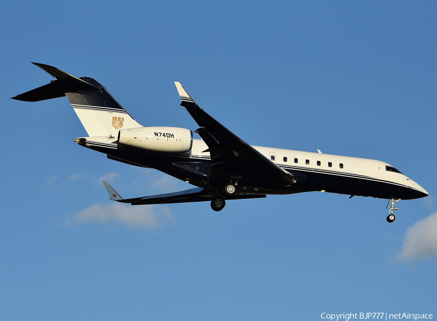 (Private) Bombardier BD-700-1A11 Global 5000 (N74DH) | Photo 468624