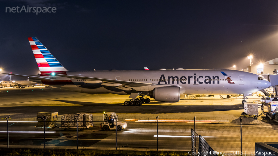 American Airlines Boeing 777-223(ER) (N750AN) | Photo 353445