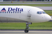 Delta Air Lines Boeing 757-212 (N750AT) at  Atlanta - Hartsfield-Jackson International, United States