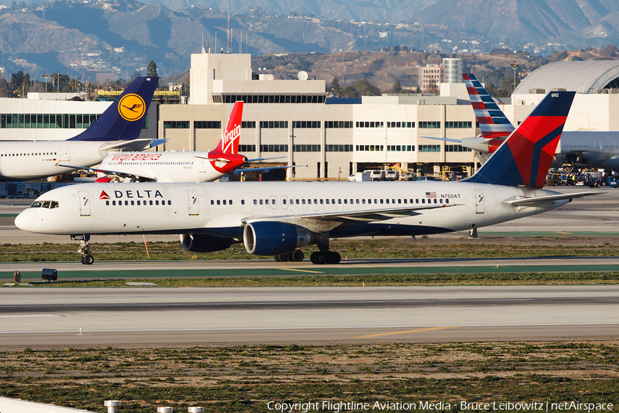 Delta Air Lines Boeing 757-212 (N750AT) | Photo 104953