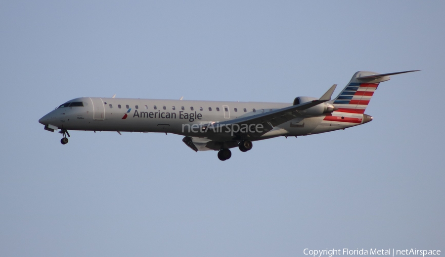 American Eagle (SkyWest Airlines) Bombardier CRJ-701 (N750EV) | Photo 351288