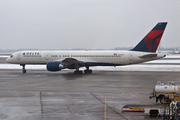 Delta Air Lines Boeing 757-212 (N751AT) at  Minneapolis - St. Paul International, United States