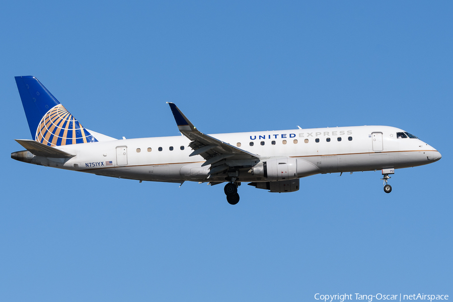 United Express (Republic Airlines) Embraer ERJ-175LR (ERJ-170-200LR) (N751YX) | Photo 524947