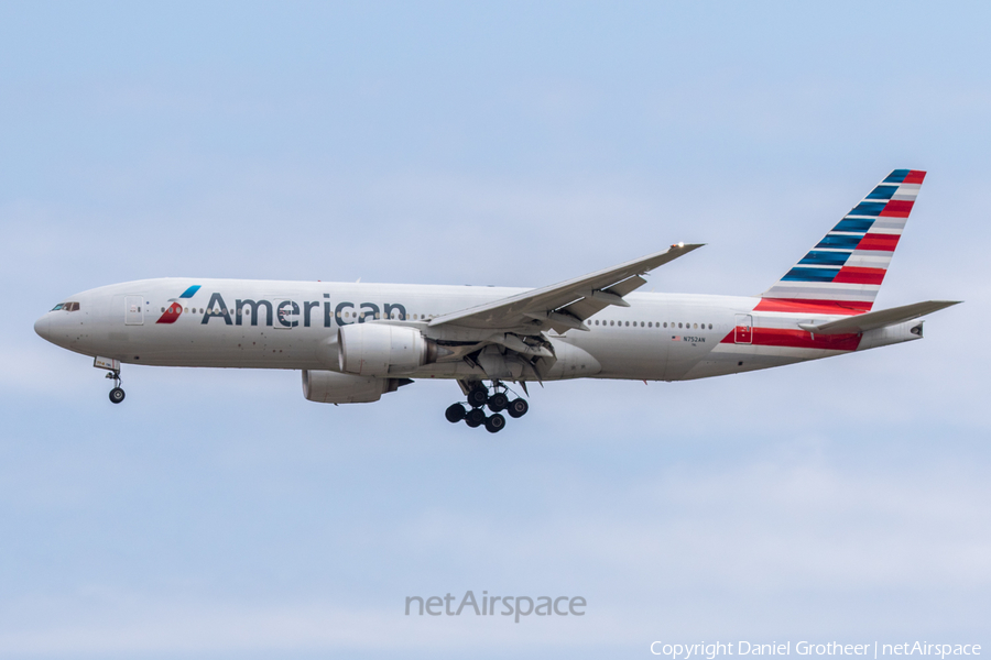 American Airlines Boeing 777-223(ER) (N752AN) | Photo 92724