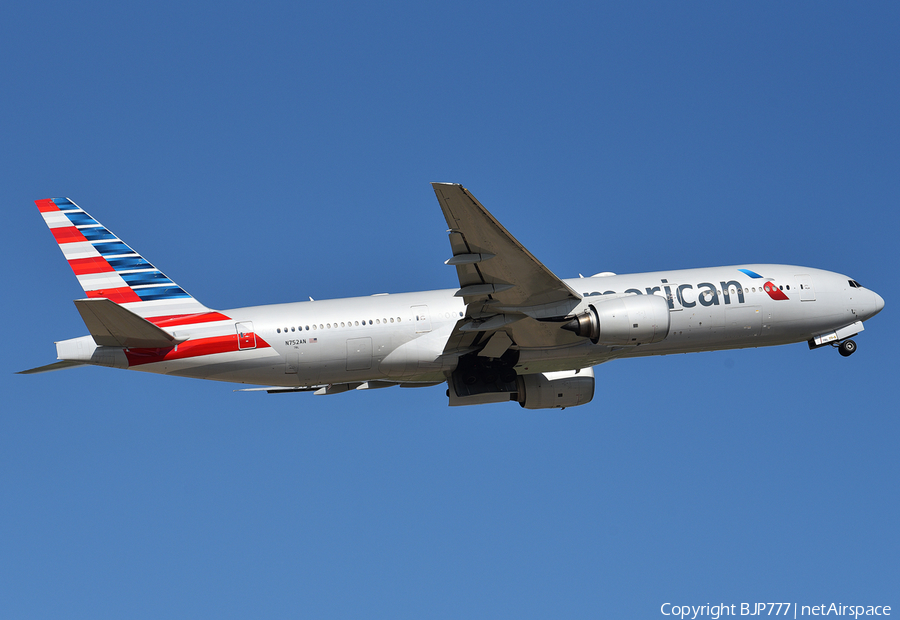 American Airlines Boeing 777-223(ER) (N752AN) | Photo 245539