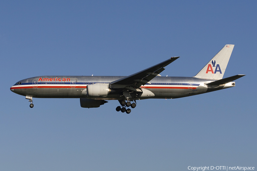 American Airlines Boeing 777-223(ER) (N752AN) | Photo 278631