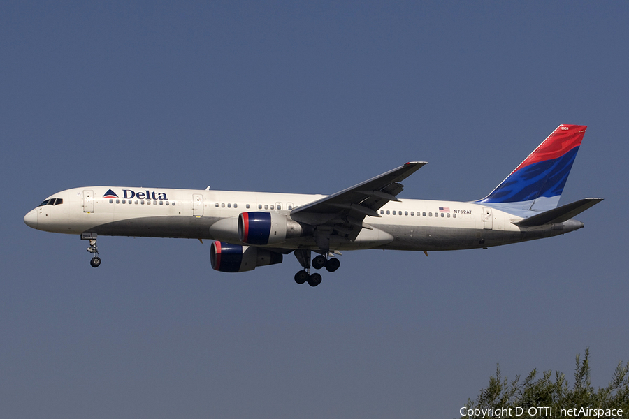 Delta Air Lines Boeing 757-212 (N752AT) | Photo 279440