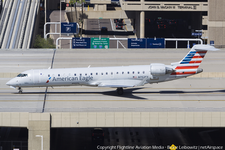 American Eagle (SkyWest Airlines) Bombardier CRJ-701 (N752EV) | Photo 521713