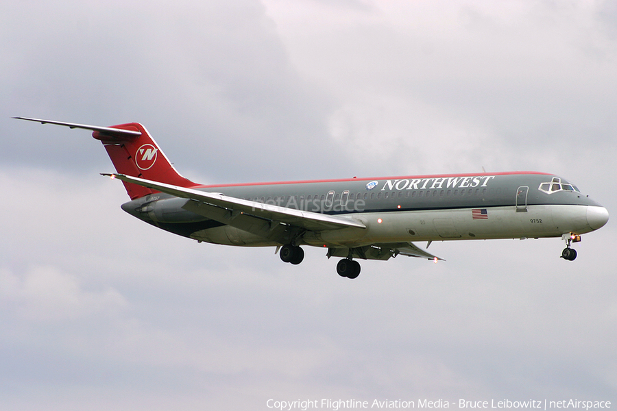 Northwest Airlines McDonnell Douglas DC-9-41 (N752NW) | Photo 179557