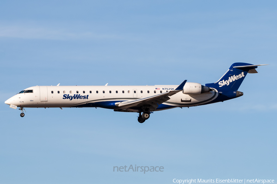 SkyWest Airlines Bombardier CRJ-701ER (N752SK) | Photo 251558