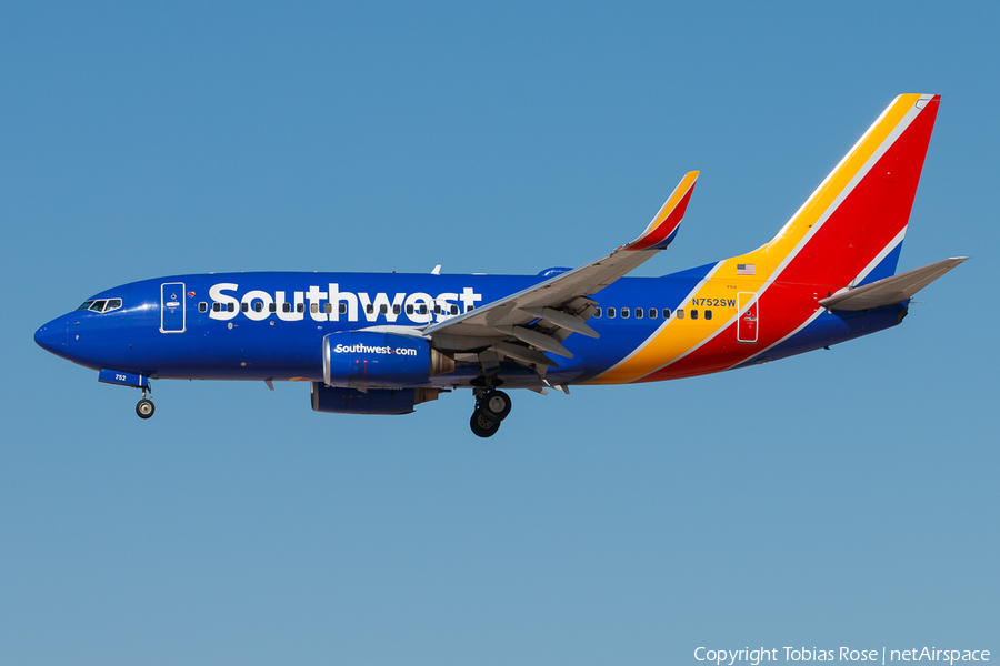 Southwest Airlines Boeing 737-7H4 (N752SW) | Photo 297182