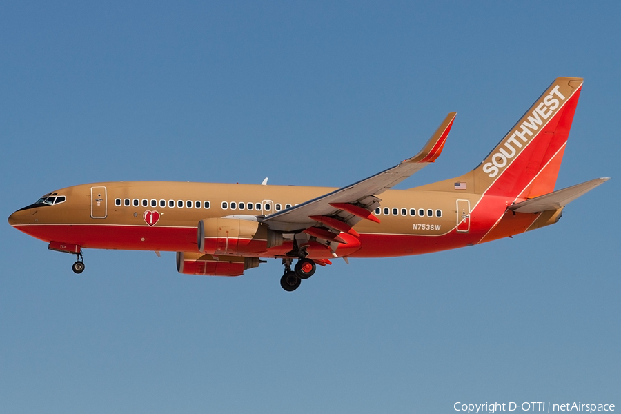 Southwest Airlines Boeing 737-7H4 (N753SW) | Photo 180095