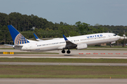 United Airlines Boeing 737-924 (N75410) at  Houston - George Bush Intercontinental, United States