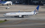 United Airlines Boeing 737-924 (N75410) at  Miami - International, United States