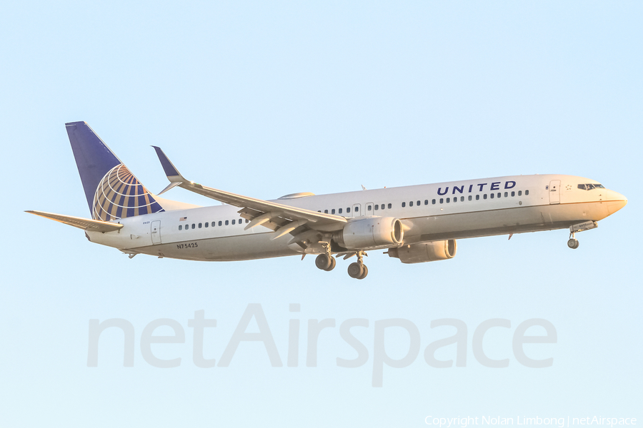 United Airlines Boeing 737-924(ER) (N75425) | Photo 426865