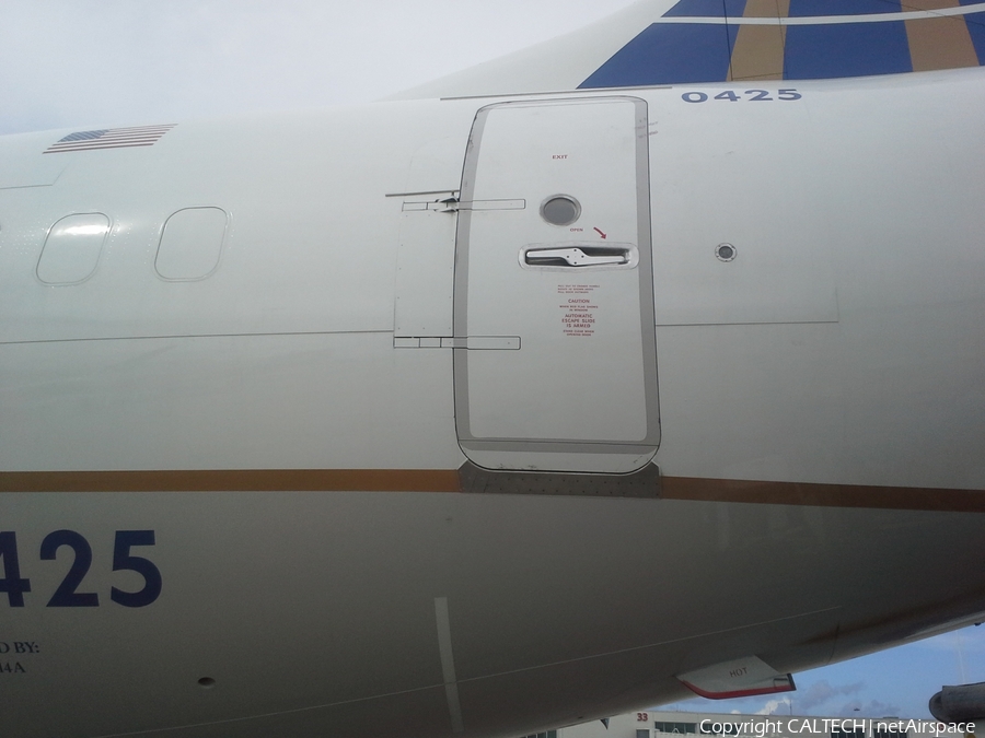 United Airlines Boeing 737-924(ER) (N75425) | Photo 50939