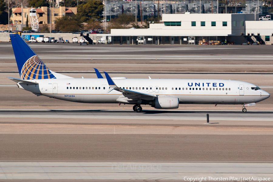 United Airlines Boeing 737-924(ER) (N75426) | Photo 96514