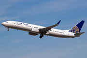 United Airlines Boeing 737-924(ER) (N75426) at  Los Angeles - International, United States