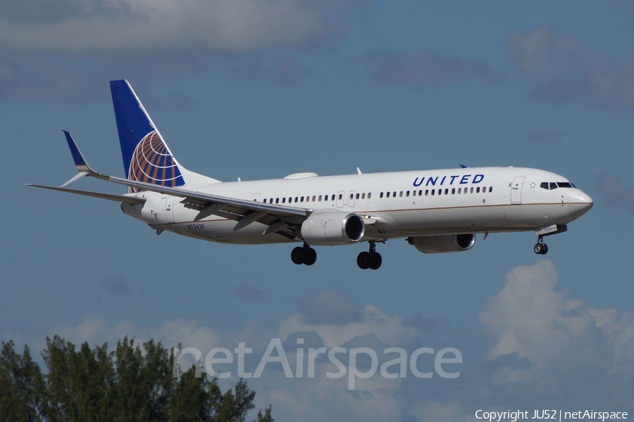 United Airlines Boeing 737-924(ER) (N75429) | Photo 290644