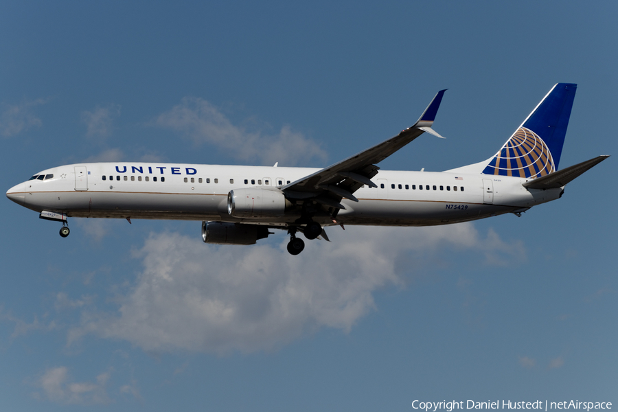 United Airlines Boeing 737-924(ER) (N75429) | Photo 446876