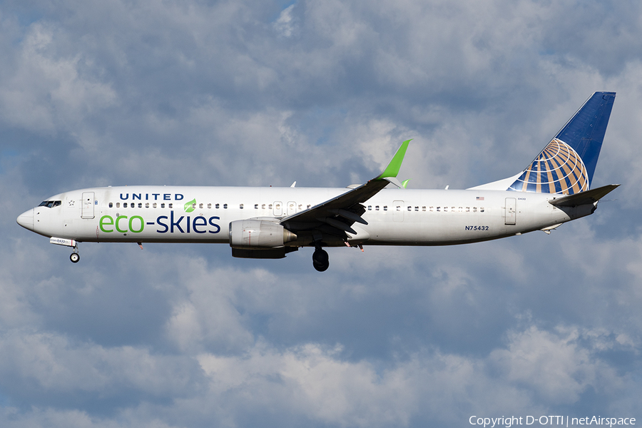 United Airlines Boeing 737-924(ER) (N75432) | Photo 525250