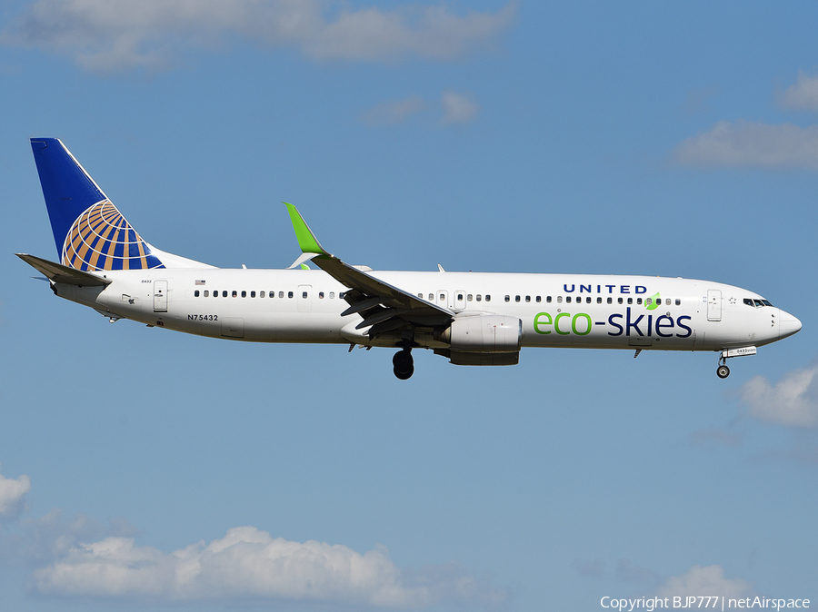 United Airlines Boeing 737-924(ER) (N75432) | Photo 261772