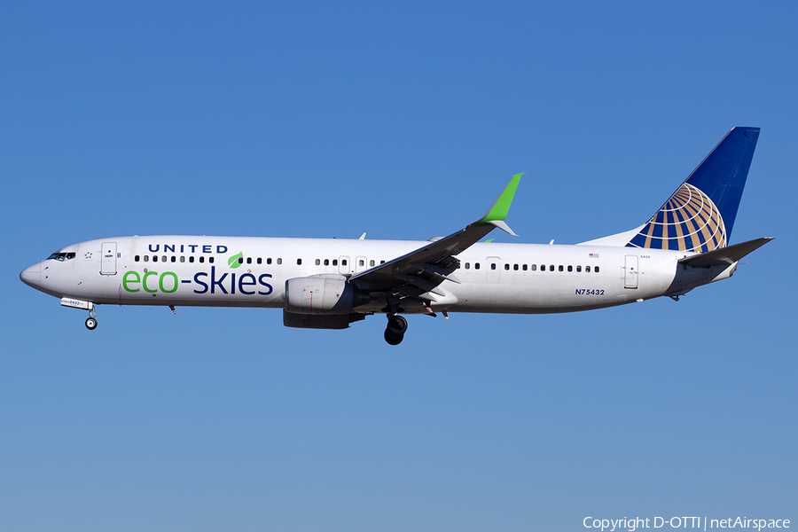 United Airlines Boeing 737-924(ER) (N75432) | Photo 552349