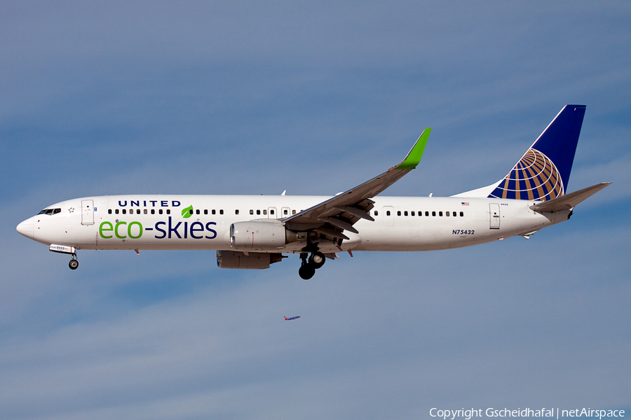 United Airlines Boeing 737-924(ER) (N75432) | Photo 67232