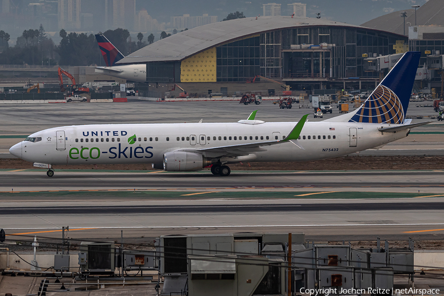 United Airlines Boeing 737-924(ER) (N75432) | Photo 358790