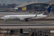 United Airlines Boeing 737-924(ER) (N75432) at  Los Angeles - International, United States